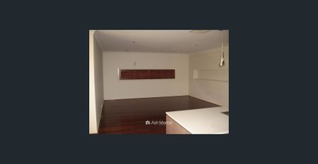 Spacious Family Living - Photo 2