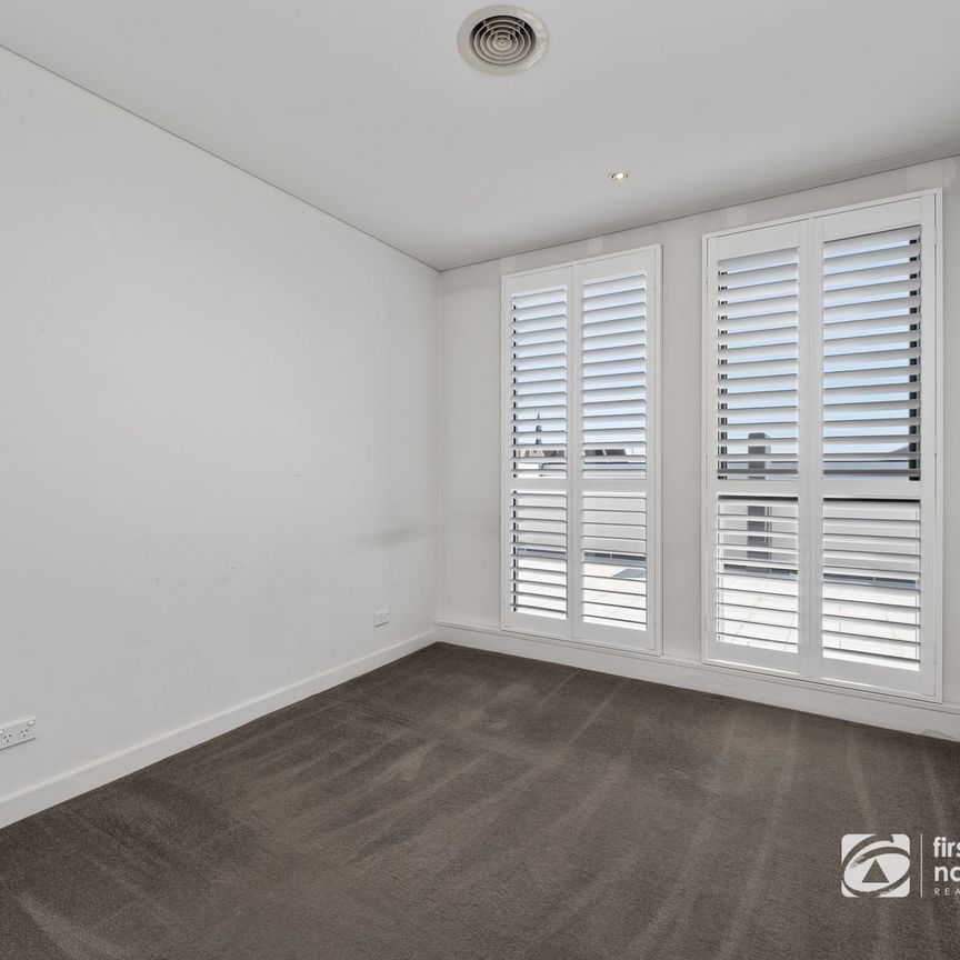 Spacious Inner-City Living with unbeatable location! - Photo 1