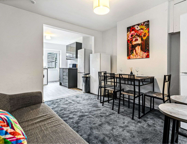 Ewart Street Room D - Photo 1