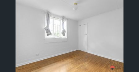 Refreshed home in convenient location - Photo 2