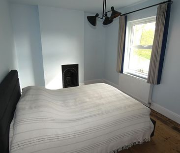 2 bed Semi-Detached - To Let - Photo 5