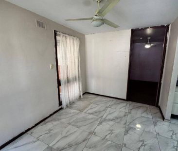 3 Bedroom, 1 Bathroom, 1 Extra Toilet - Photo 2