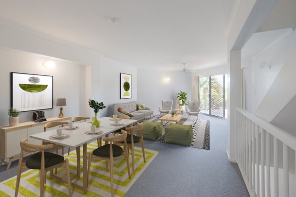 Great location with water views! - Photo 1