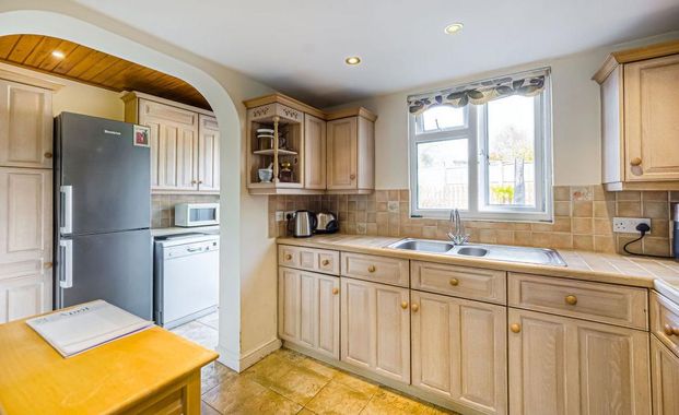 2 bedroom house to rent - Photo 1