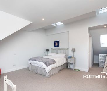 4 bedroom semi-detached house to rent - Photo 6