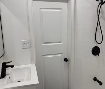 For Lease - 511 Kennedy Road Unit# Main Floor, Toronto, Ontario - Photo 5