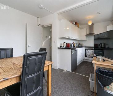 4 bedroom end of terrace house to rent - Photo 6