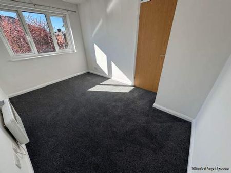 1 bedroom property to rent in Oldham - Photo 5