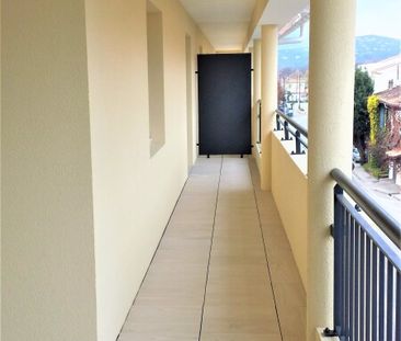 Location Appartement 2 pièces 45m² COGOLIN 83310 - Photo 3