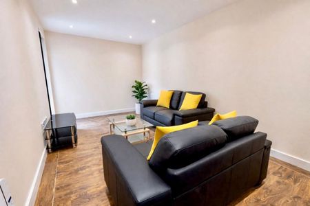 2 bed Apartment Ecco - Photo 2