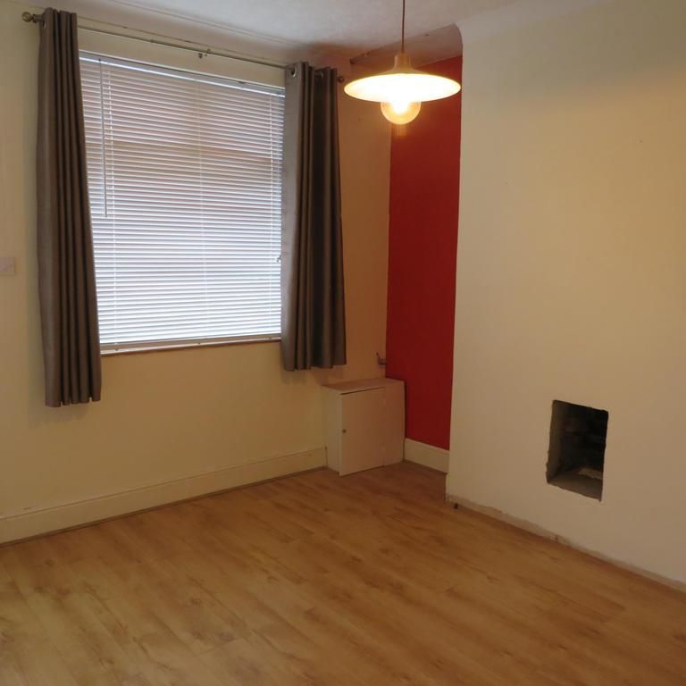 2 bedroom property to rent - Photo 1