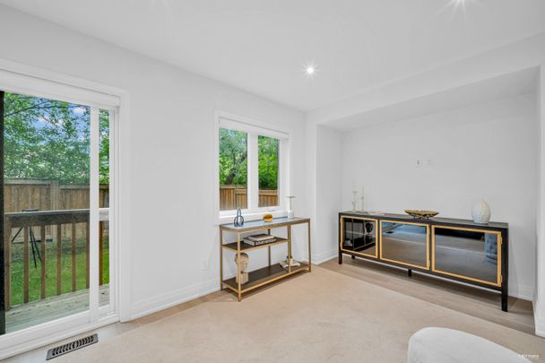 For Lease - 6 Howick Lane, Richmond Hill, Ontario - Photo 1