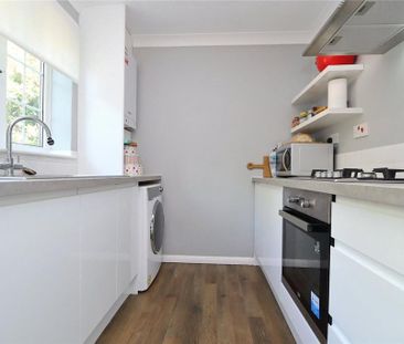 2 bedroom semi-detached house to rent - Photo 4