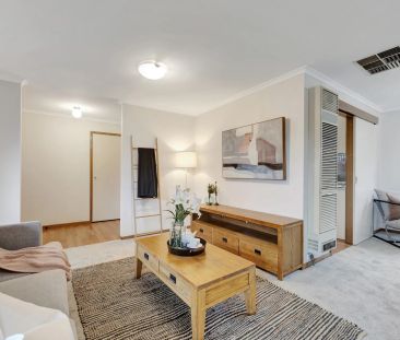 Charming, Cozy & Close to It All! - Photo 4