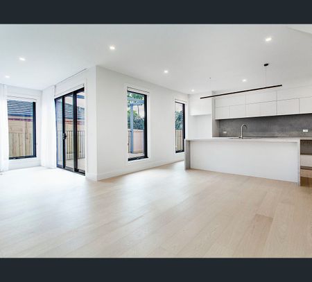 2&3/9 Anne Street, Blackburn North, Vic 3130 - Photo 2