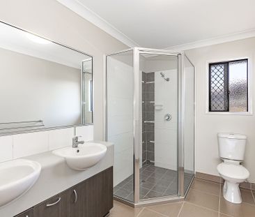 58 Ellsworth Drive, Mount Louisa - Photo 4