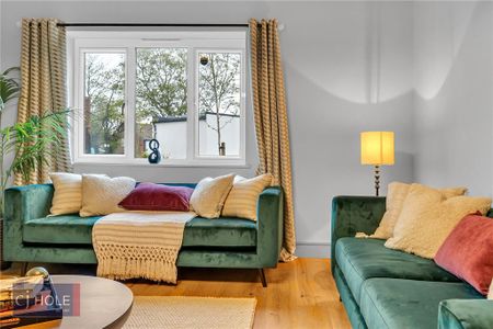 4 bedroom detached house to rent - Photo 3