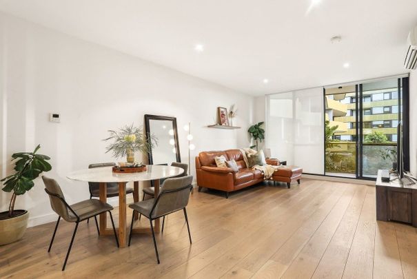 Stunning Two Bedroom Apartment - Photo 1