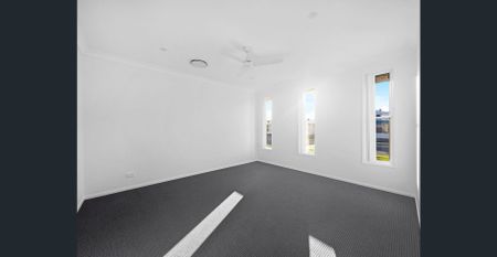 Brand New 4 Bedroom Home in Wondunna for $700 Per week - Photo 5