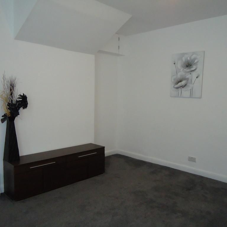 4 bedroom apartment to rent - Photo 1