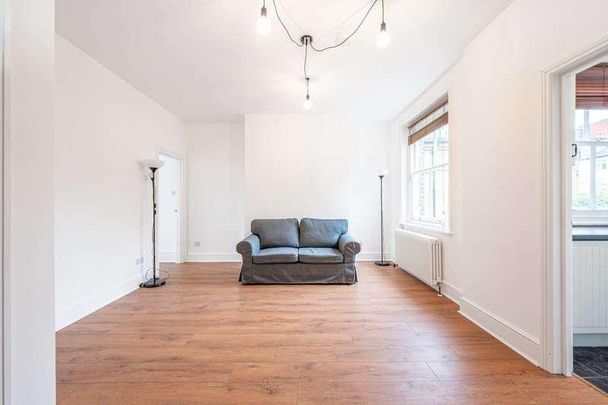 Grove Place, Hampstead, NW3 - Photo 1