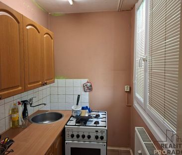 Pronájem bytu 1+1 28 m², Vodárenská, Kladno Kročehlavy - Photo 1