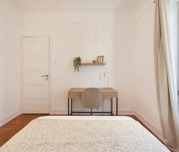 Rua da Palmeira, Lisbon, Lisbon 1200-219 - Photo 2