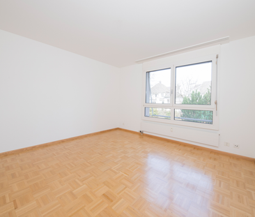 Grosszügige 2.5-Zimmerwohnung an zentraler Lage - Photo 5