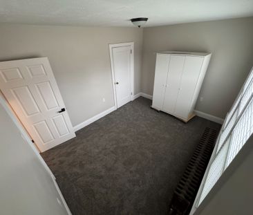 For Lease - 361 Bond Street, Oshawa, Ontario - Photo 6