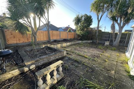 Marine Close - Photo 4