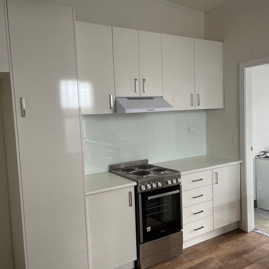 Charming 2-Bedroom House in the Heart of Erskineville - Photo 1