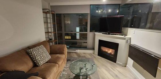 Perfect for Taylor Swift - Available 1-Bedroom Yaletown Apartment - Photo 2