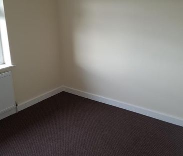 2 bedroom semi-detached house to rent - Photo 2