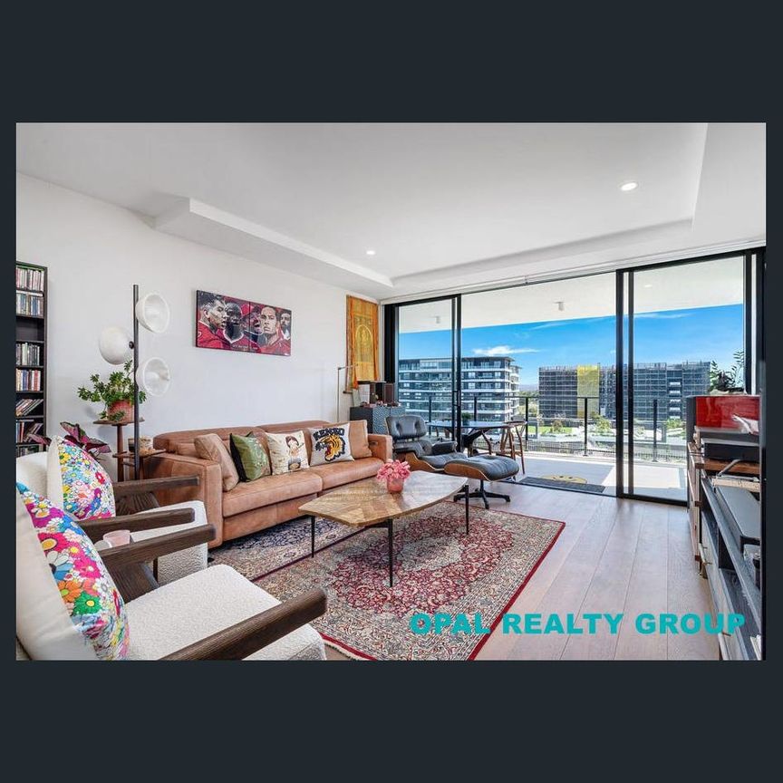 Luxury Waterfront Living at Athena Residences – Hope Island - Photo 1