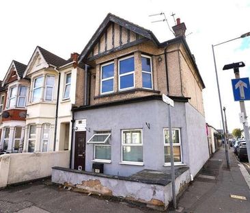 Bournemouth Park Road, Southend-on-sea, SS2 - Photo 1