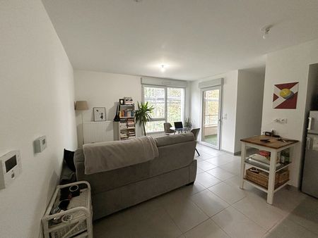 Location Appartement 2 pièces 38m² - Photo 4