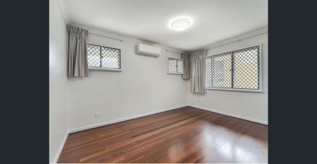 Fully Renovated home - Photo 4