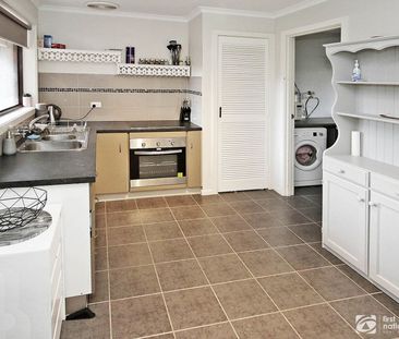 2 Bedroom Unit in the Heart of Cranbourne! - Photo 2