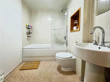1 bedroom apartment to rent - Photo 3