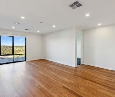 Stylish and Contemporary Design - Photo 4