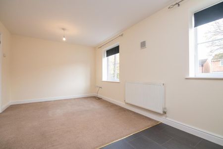 1 bedroom ground floor flat to rent - Photo 2