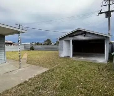 3 Bedroom - St Andrews - Photo 3