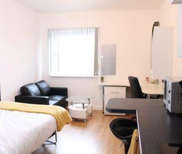 Studio to rent - Photo 6