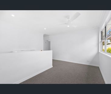 19 Churchward Street, Greenslopes, Qld 4120 - Photo 4