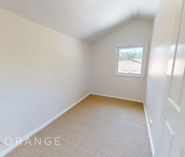 SPACIOUS FAMILY HOME - Photo 4