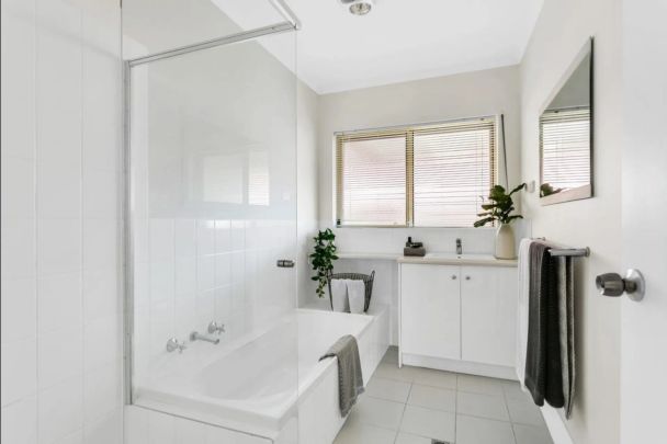 Perfect Coastal Lifestyle Two Bedroom Unit - Photo 1