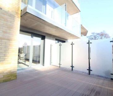 Riverside View, Berkeley Avenue, Reading, RG1 - Photo 1