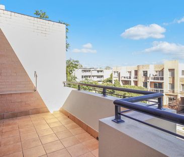 Oversized Two Bedroom Apartment In The Heart Of Westmead - Photo 4