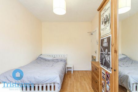 5 bed Mid Terraced House for Rent - Photo 4