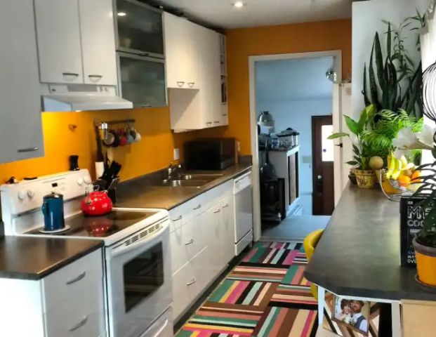 Cozy Character Home in Desirable Killarney! | Calgary - Photo 1